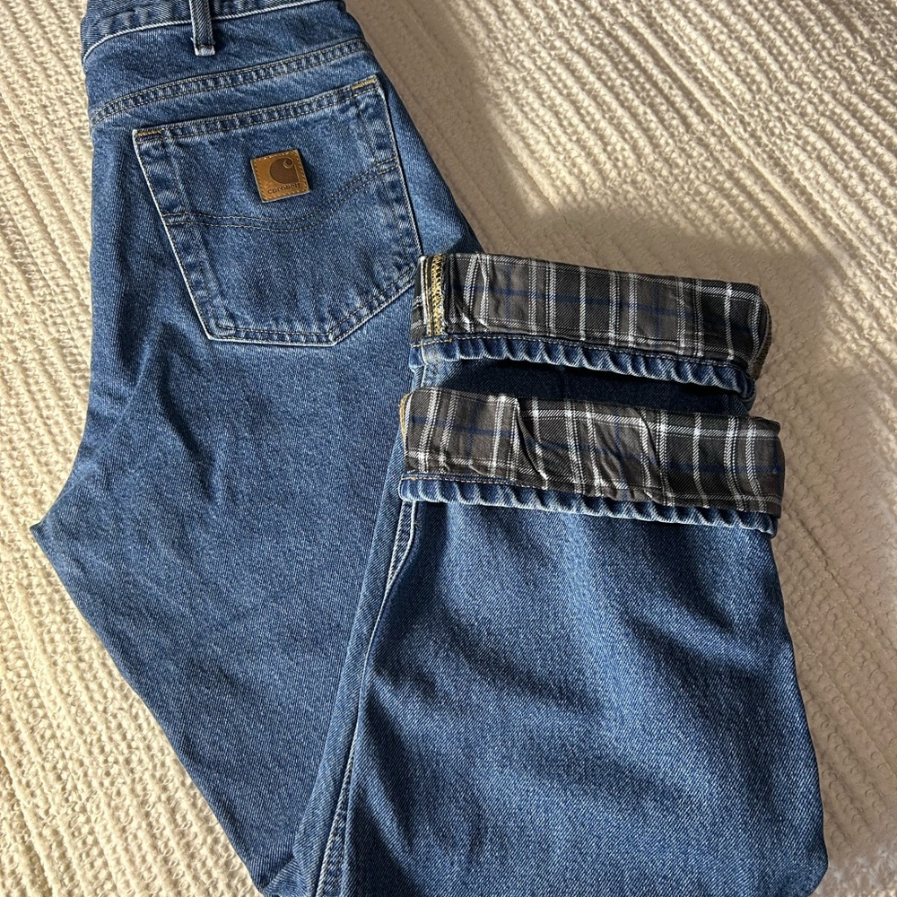 Carhartt Men’s Dark Blue Relaxed Fit Jeans with Back Pocket Patch - Picture 3 of 5